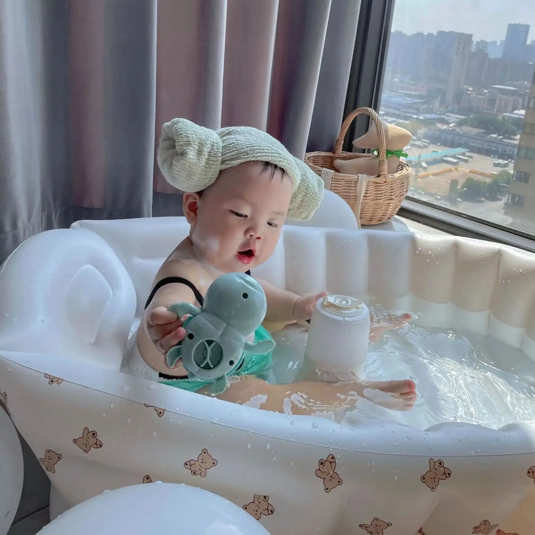 Infant inflatable bathtub High-value baby pvc bathtub Foldable bath tub game pool
