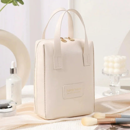 Portable Travel Makeup Bag with Large Capacity High-End Cosmetic Organizer Stylish Toiletry Storage Bag for Cosmetics