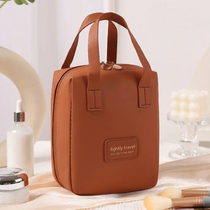 Portable Travel Makeup Bag with Large Capacity High-End Cosmetic Organizer Stylish Toiletry Storage Bag for Cosmetics